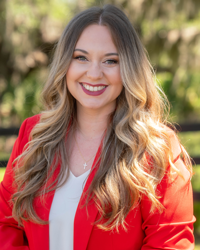 Alyssa Gay Headshot